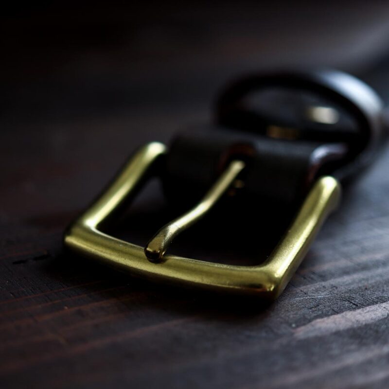 Klassiskt läderbälte mörkbrun