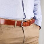 Axel läderbälte brun närbild höger