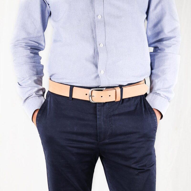 Axel läderbalte natur fram