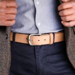 Axel läderbalte natur med jacka narbild fram