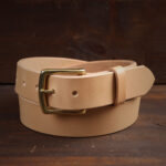 Klassiskt läderbälte natur