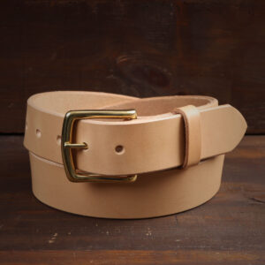 Klassiskt läderbälte natur