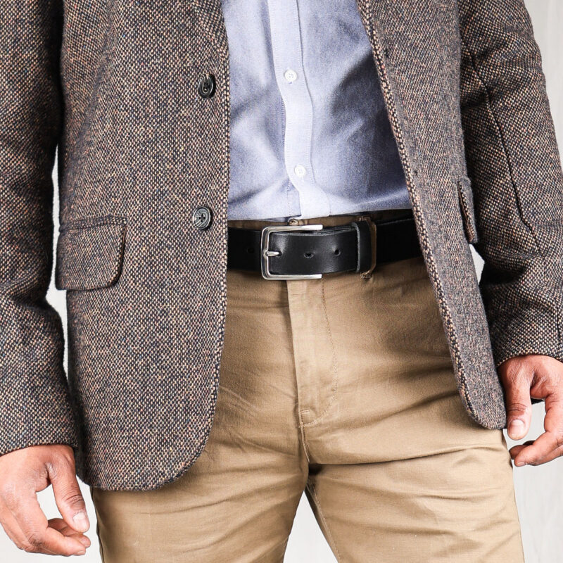 Erik läderbälte svart jacka höger