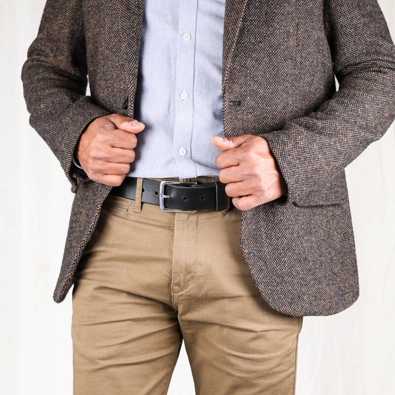 Erik läderbälte svart jacka vänster