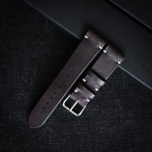 Klockarmband i läder mörkbrun