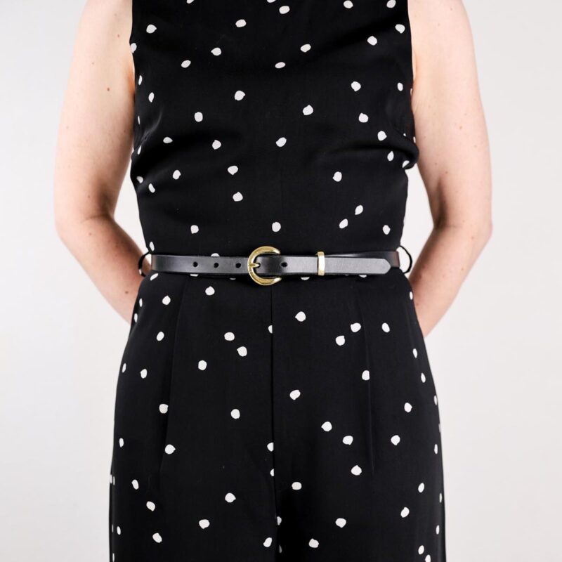 Nora Extra Smalt Läderbälte Svart dress front