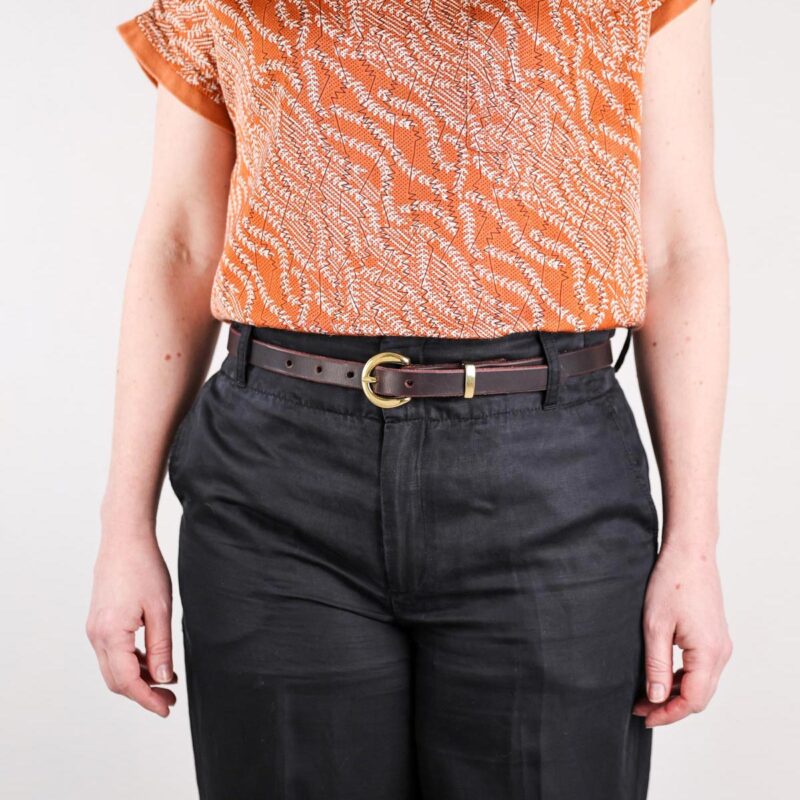 Nora Extra Smalt Läderbälte mörkbrunt pant full