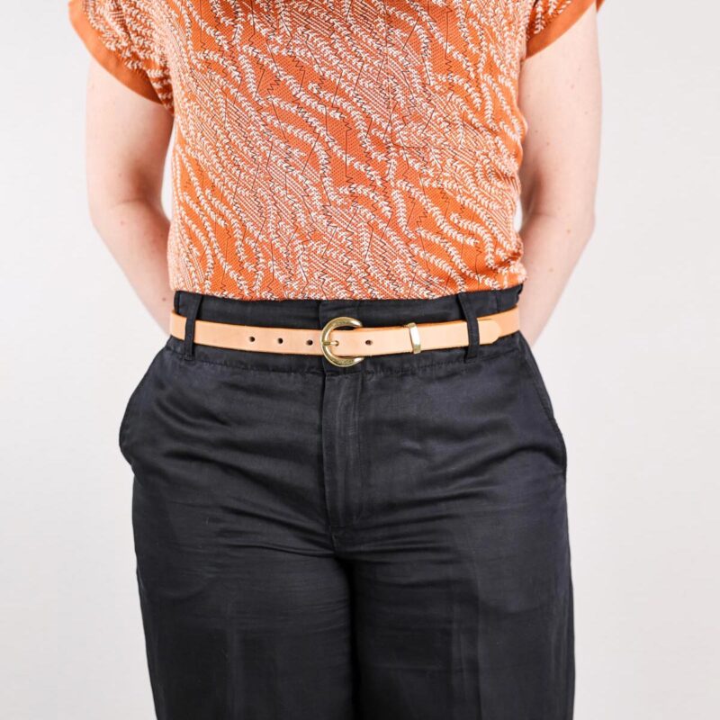 Nora Extra Smalt Läderbälte natur pant front