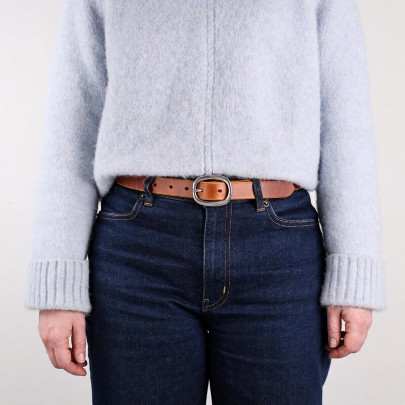 Sara Smalt Läderbälte Brunt med Silverspänne full