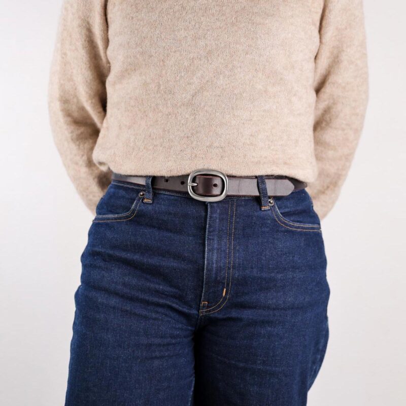 Sara Smalt Läderbälte Mörkbrunt med Silverspänne left