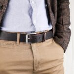 Vidar läderbälte mörkbrun jacka närbild höger