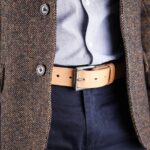 Vidar läderbälte natur närbild jacka höger