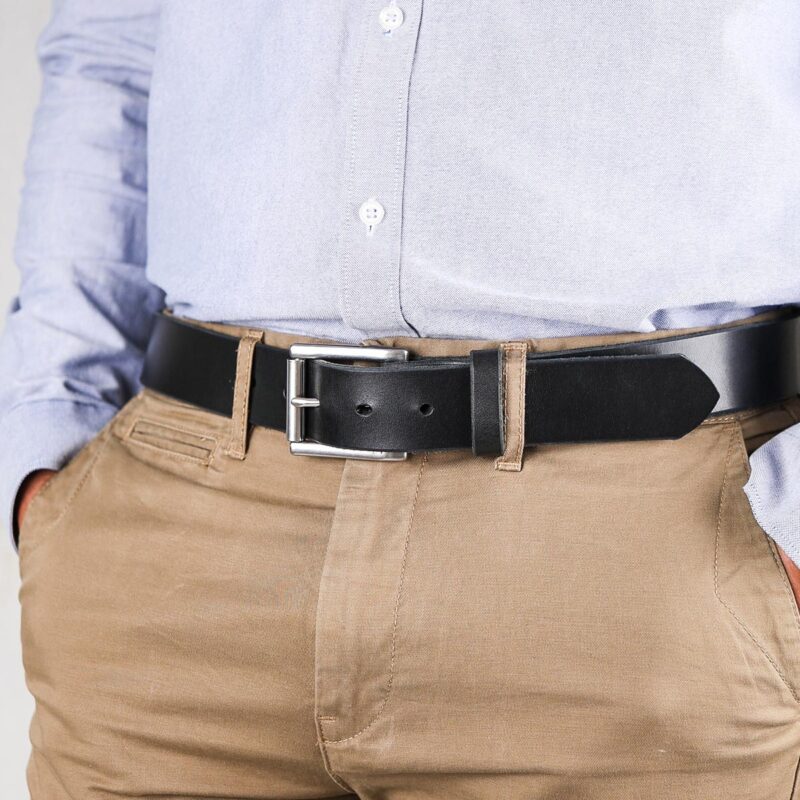 Vidar läderbälte svart närbild vänster