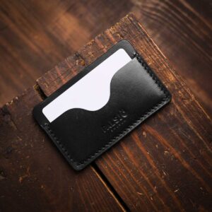 Minimalist Leather Wallet Black with cards