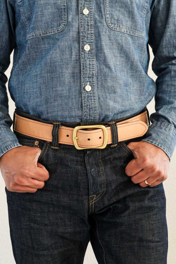 Roughout suede mocha inside natural on denim